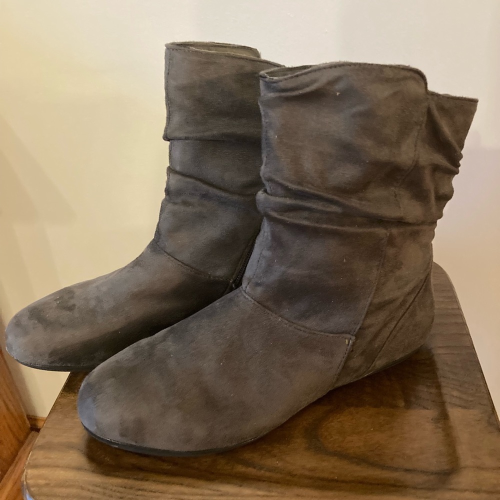 ID Required size 8.5 Grey Slouch Boots